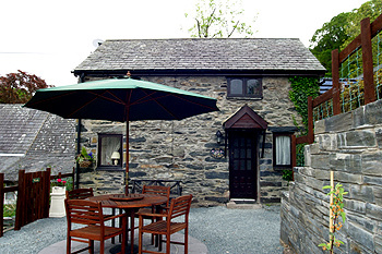 Cottage External.jpg